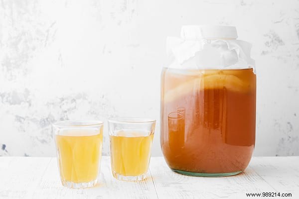 The EASY Homemade Kombucha Recipe (Only 4 Steps). 