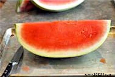 How To Cut A Watermelon In 2 Minutes Like A Pro. 