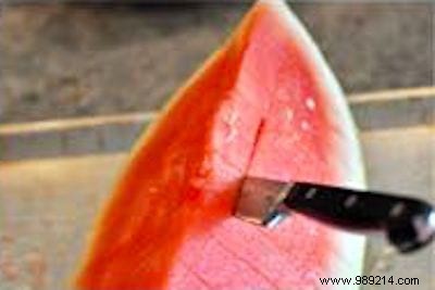 How To Cut A Watermelon In 2 Minutes Like A Pro. 