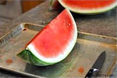 How To Cut A Watermelon In 2 Minutes Like A Pro. 