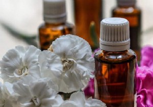 Making Homemade Skincare Oils, Nothing Could Be Easier! 