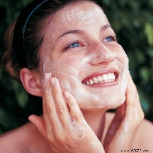 4 Effective Steps to Prepare Your Skin for the Sun. 