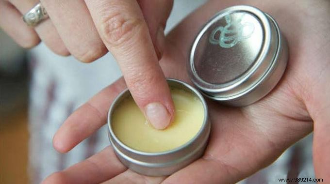 The Natural Homemade Lip Balm Recipe. 