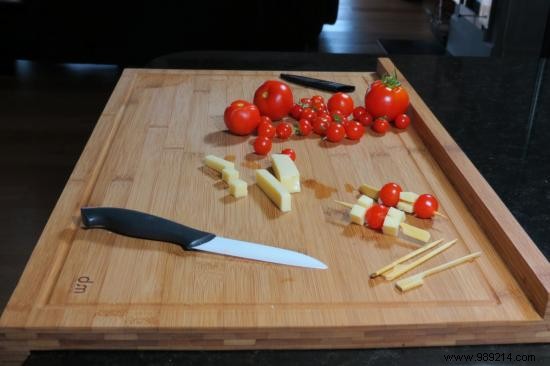 Wood or Plastic Cutting Board? The Best Choice For Your Health. 