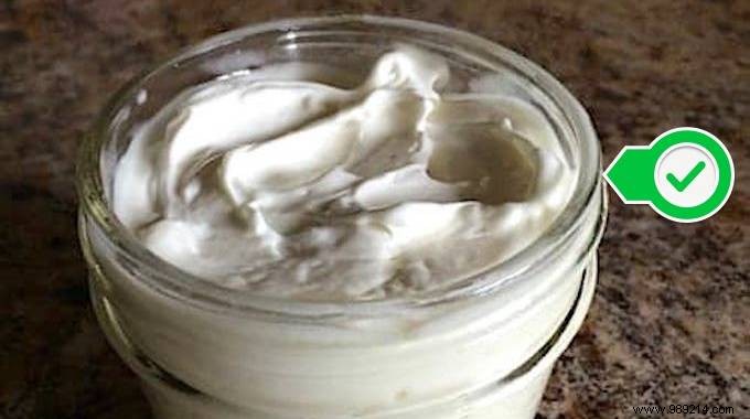 Effective and Easy to Make:Homemade Anti-Wrinkle Cream with Frankincense Essential Oil. 