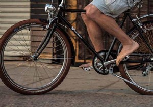 The tip for those who cycle barefoot on vacation. 