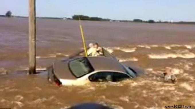 How to Break a Car Window in an Emergency. 