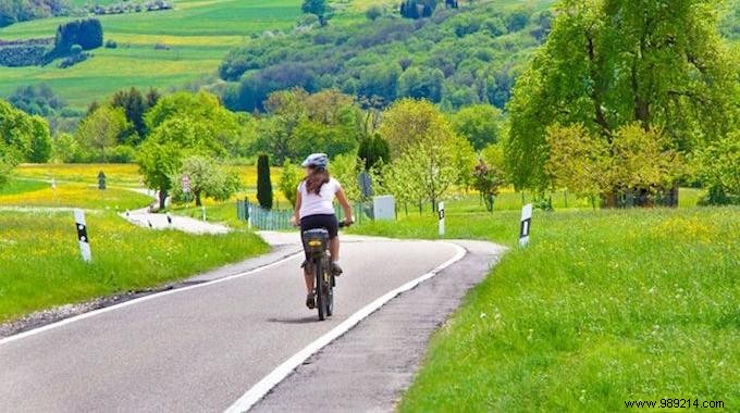 Germany Opens a 100 km Cycle Path Totally PROHIBITED to Cars. 