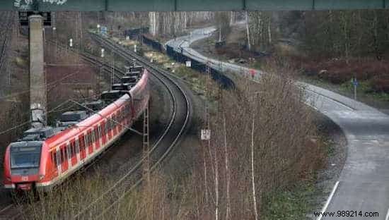 Germany Opens a 100 km Cycle Path Totally PROHIBITED to Cars. 