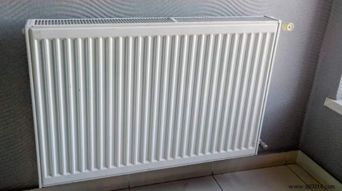 My Radiator Insulation Film to Stay Warm in Winter. 