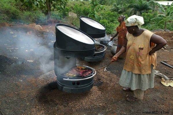 This SOLAR Barbecue Works Even at NIGHT - Without Charcoal, Or Gas! 