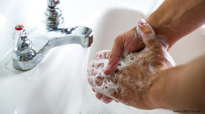 The Tip To Save 15 Liters Of Water For Each Hand Wash. 