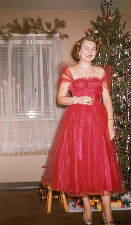 Relive the Christmas of Yesteryear:Here are 40 Christmas Photos From the 1950s. 