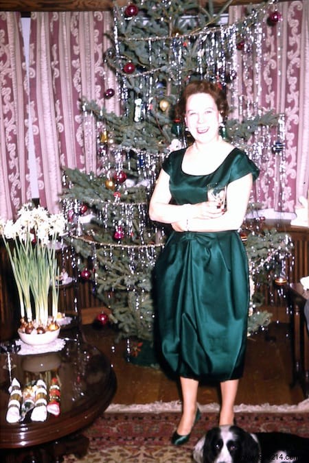 Relive the Christmas of Yesteryear:Here are 40 Christmas Photos From the 1950s. 