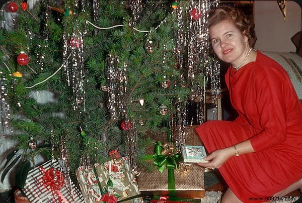 Relive the Christmas of Yesteryear:Here are 40 Christmas Photos From the 1950s. 