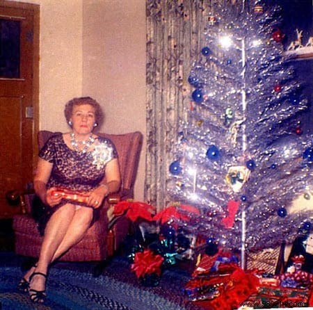 Relive the Christmas of Yesteryear:Here are 40 Christmas Photos From the 1950s. 