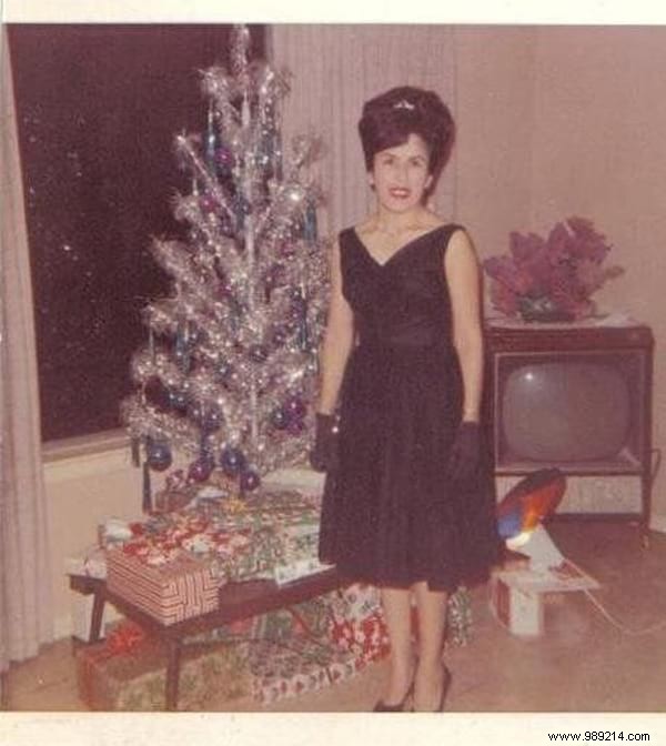 Relive the Christmas of Yesteryear:Here are 40 Christmas Photos From the 1950s. 