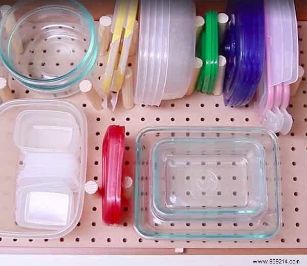 12 Incredible Storage Ideas For Your Tupperware. 