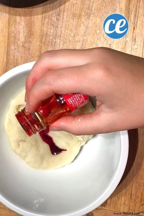 How To Make 100% Natural Play Dough SAFE For Your Kids. 