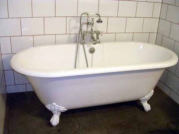 How to restore shine to your bathtub? 