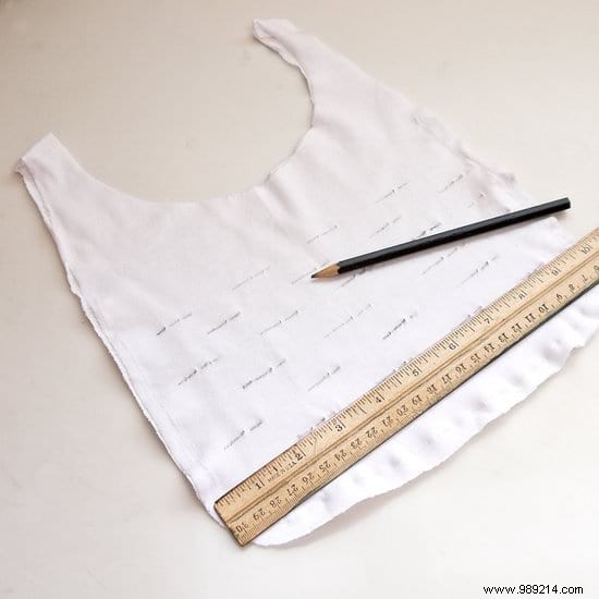 Transform Your Old T-Shirt into an Eco-Friendly Tote in 3 Scissors. 