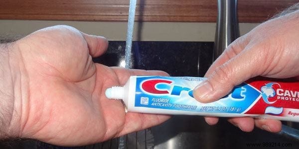 15 Surprising Uses For Toothpaste You Didn t Know About! 