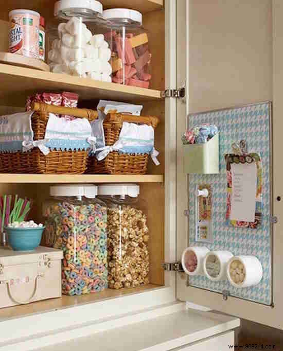 21 great tips to save space at home. 