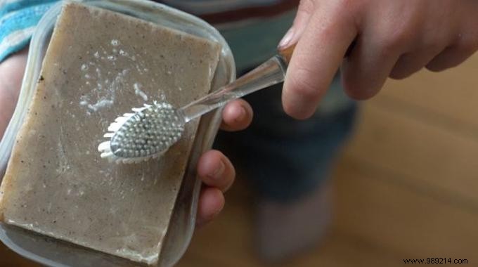 How to Remove Fishy Odor from a Skillet. 