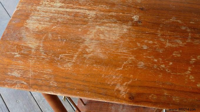 The Incredible Trick to Make Scratches Disappear on Wooden Furniture. 