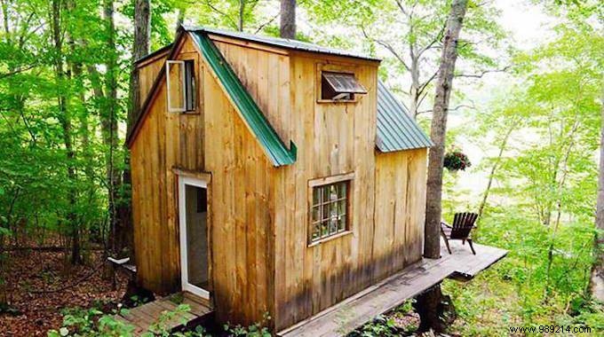 Here is a Little House in the Woods Built in 6 Weeks For 3,500 Euros! 