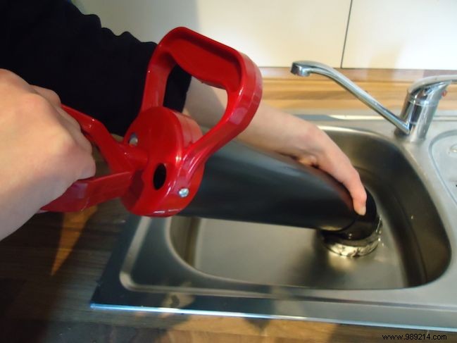 7 Effective Tips To Unclog Sink, Shower, Bath &Sink Easily. 