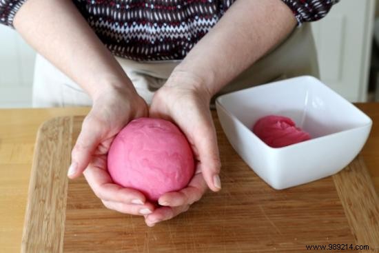 How to Make EDIBLE Modeling Dough! 