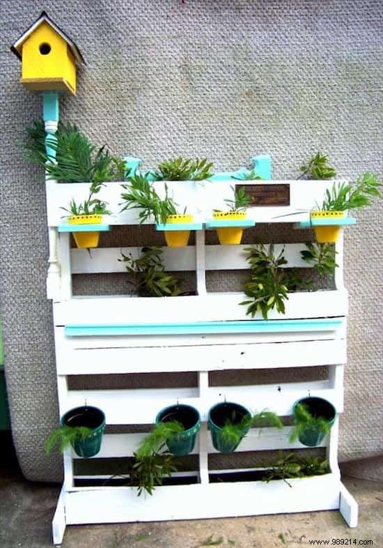 24 Amazing Uses for Old Wooden Pallets. 