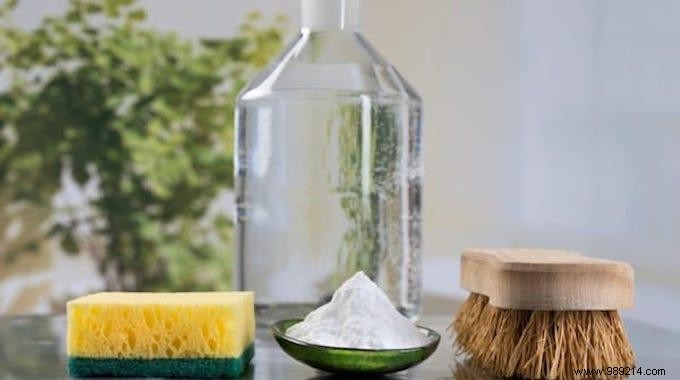 20 Secret Uses of White Vinegar for a NICKEL HOME. 