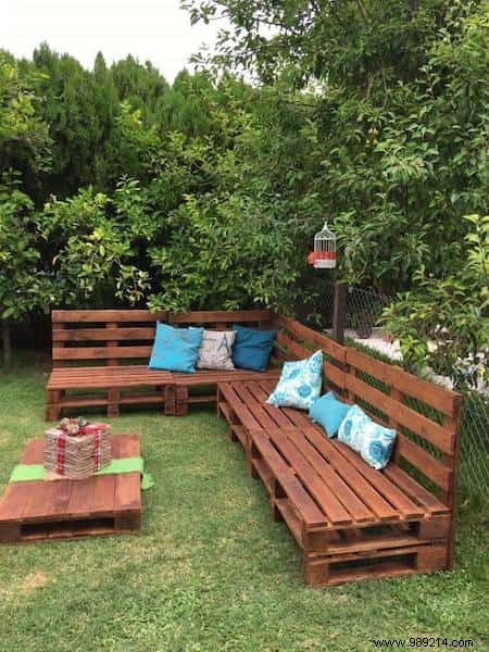 How to Make a Garden Furniture on Wheels With Wooden Pallets. 