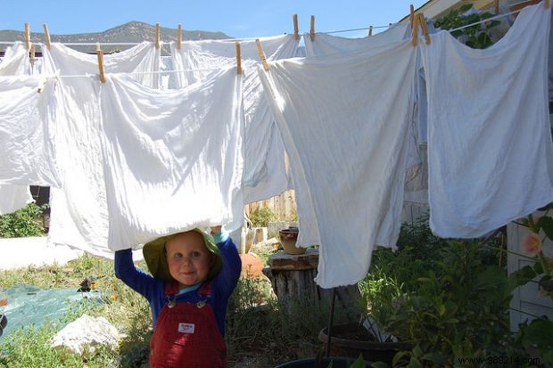 The Simple Trick To Scent Laundry Naturally To Make It Smell Good. 