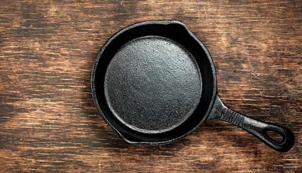 7 Easy Tips For Cleaning All Types Of Pots And Pans. 