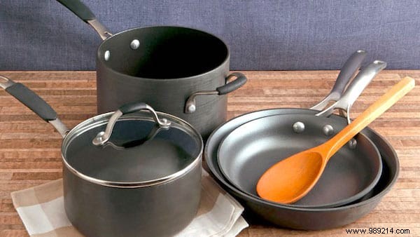 7 Easy Tips For Cleaning All Types Of Pots And Pans. 