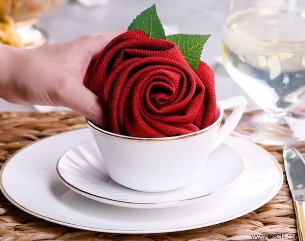 10 Easy Napkin Folds That Will Wow All Your Guests. 