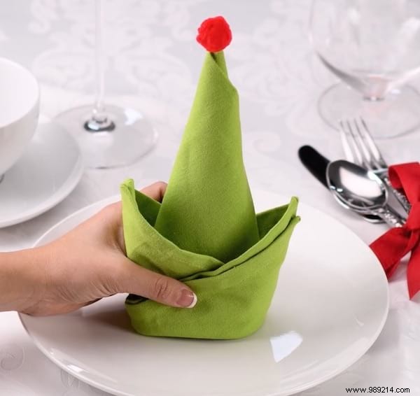 10 Easy Napkin Folds That Will Wow All Your Guests. 