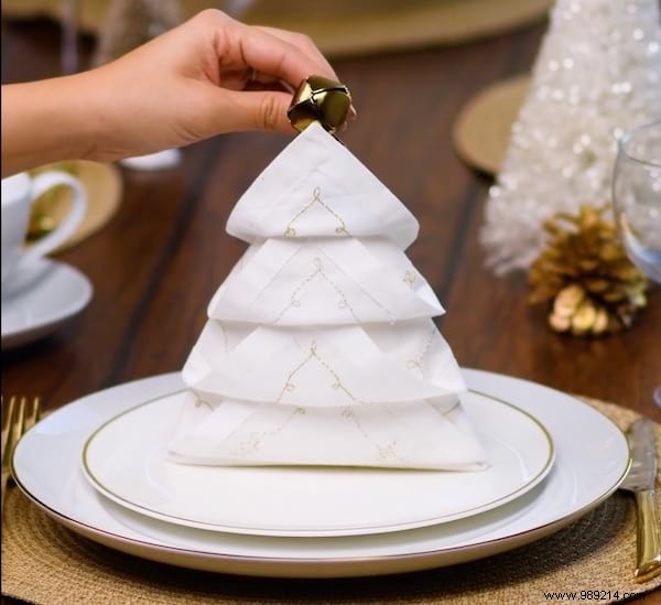 10 Easy Napkin Folds That Will Wow All Your Guests. 