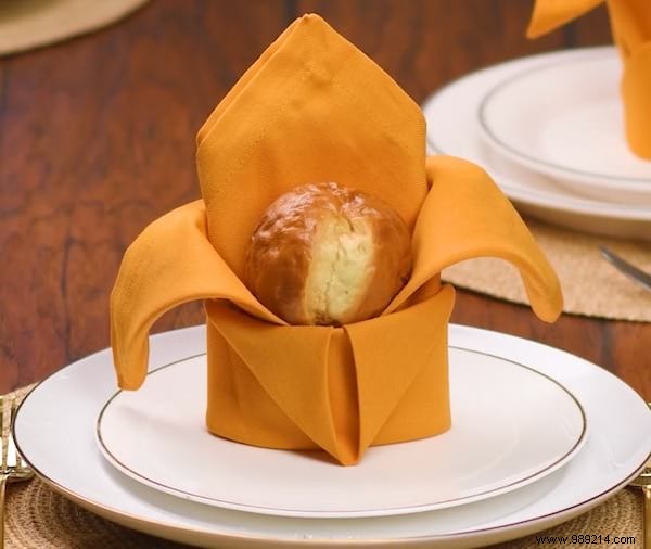 10 Easy Napkin Folds That Will Wow All Your Guests. 