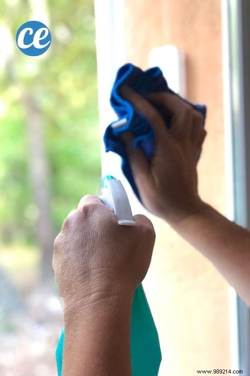 The Miracle Recipe For Cleaning Windows WITHOUT Leaving Traces. 