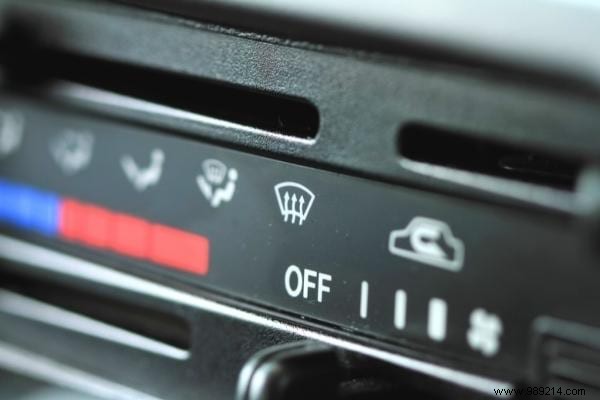 9 Mistakes to Avoid to Prevent Humidity from Settling in the Car. 