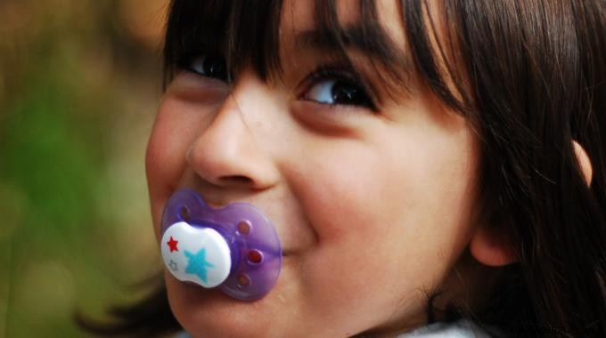 5 Effective Tips to Help Your Child Stop the Pacifier. 