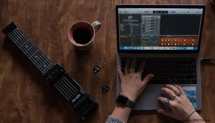 5 high-tech gadgets for guitarists 