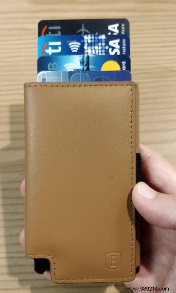 Never lose your wallet again with the Ekster Parliament smart wallet 