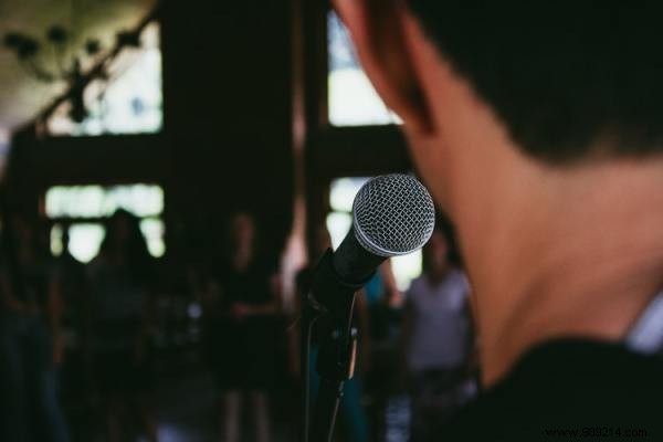 7 awesome ways to connect with your audience during a speech 