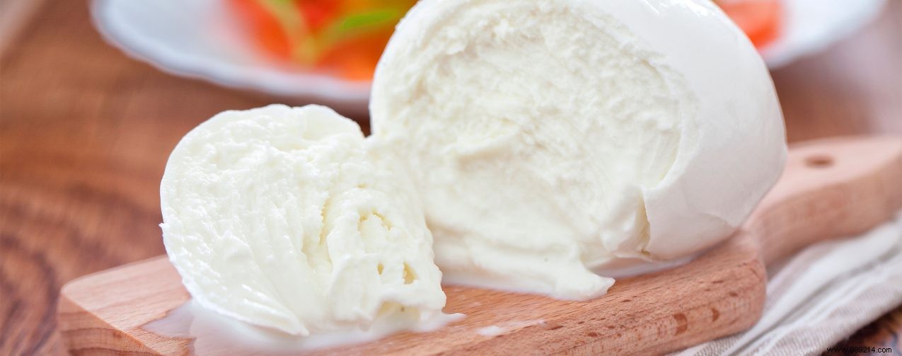 How do you store mozzarella? 