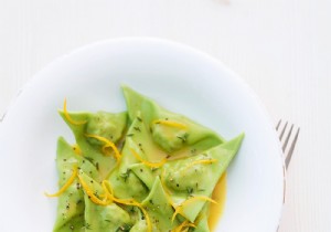 Recipe for green ravioli with duck filling and orange sauce 